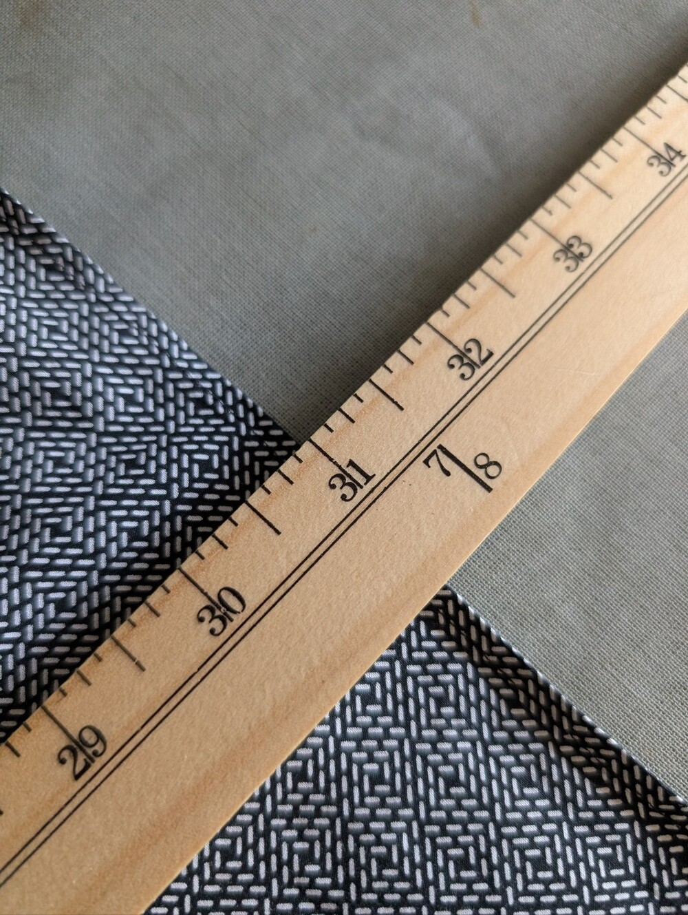 Bugatchi Men's Black Micro-Pattern Button-Up Shirt - Picture 6 of 7
